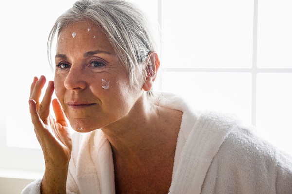 Phụ nữ ngoài 60 có còn ham muốn [6 cách giữ lửa tình yêu] - Vật lý trị liệu